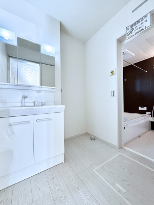 ���̑� �L�X�Ƃ�Ƃ�̂��郉���h���[�X�y�[�X�B  