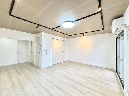 ���̑����� �V���v���ȃf�U�C���Ȃ̂ŃC���e���A���l����̂��y���݂ł��ˁI