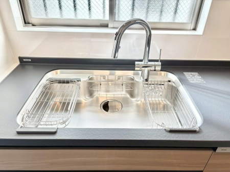 ���̑����� �Z���T�[�Ɏ�������������œf���^�~�����ł���^�b�`���X�����B�򐅊�t���B