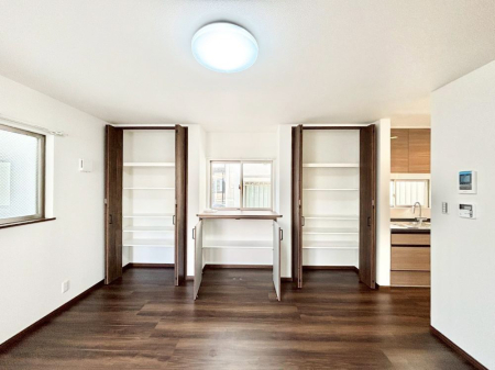 ���̑����� ���m���W���������ȏꏊ�ł����A���r���O���[������΃X�b�L���Еt���܂��B  