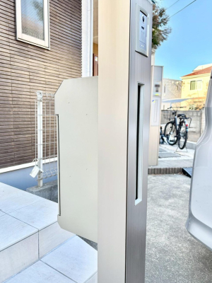 ���̑� �\�D�E�C���^�[�z���E�|�X�g���ЂƂɏW��B�G���g�����X�ɂȂ��ރV���v���f�U�C���B