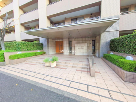 �G���g�����X -