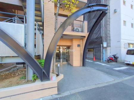 �G���g�����X -