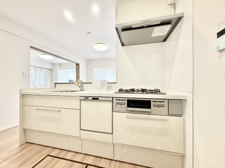 �L�b�`�� �������������I�ɁA�y�����I�V�X�e���L�b�`��