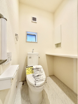 �g�C�� �g�C����1�K��2�K���ꂼ��ɔz�u����Ă��ĂƂĂ��֗��ł��B 