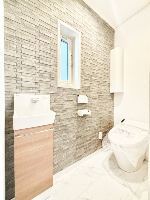 �g�C�� �g�C���͈��S�̂Q�ӏ��I���̃o�^�o�^������S�ł��B