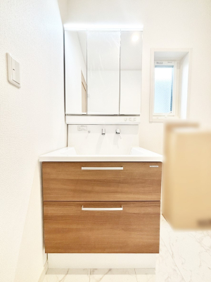 ���ʑ�E���ʏ� �X�^�C�����O�ɕ֗��ȎO�ʋ��A�~���[�L���r�l�b�g�ōׂ������X�b�L��