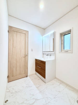 ���ʑ�E���ʏ� ���������Ă���̂Ŏ��C�̑����ꏊ�ł����C���ł����K�ł��B�����̐g�x�x���C�����ǂ��s���܂��ˁB