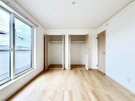 ���̑����� ���邢�o���R�j�[�T�C�h�ɗm����ݒu�B�ڊo�߂̗ǂ��Q���ɁB 