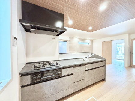 �L�b�`�� �J�E���^�[�z���ɂ��b�������Ȃ��疈���̂������������Ɗy����