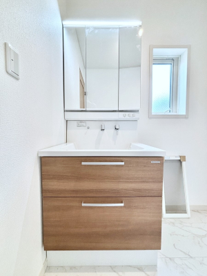 ���ʑ�E���ʏ� �傫�����₷���O�ʋ��Ő�����������ʑ�́A�g�����Ȃ݃`�F�b�N�┧�̂������ɂ������߂ł��B 