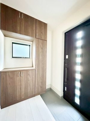 ���� ���ʔ��͂��Ƒ��̎ʐ^��G�߂̃C���e���A�ŏ���I�Ƃ��ĉ��o�ł��܂�