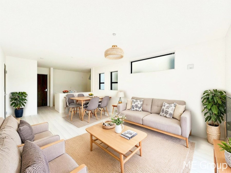 ���r���O �������������͋C�̂k�c�j�͉Ƒ��݂�Ȃ̉��K��ԁ��Ƌ��CG�ł�