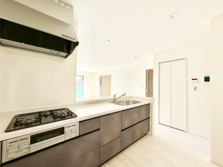 �L�b�`�� ���������Ȃ��炲�Ƒ��Ƃ̉�b���y���߂�ΖʃJ�E���^�[�L�b�`��