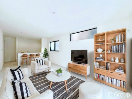 ���r���O ���Ƒ��̓��₩�Șb�����ŕ�܂�閾�邢���r���O  ���Ƌ��CG�ł�  