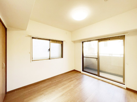 ���̑����� �o���R�j�[���J�������v���X���Ă����m��