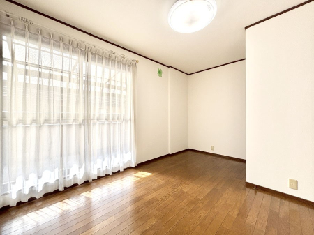 ���̑����� �o���R�j�[���J�������v���X���Ă����m��