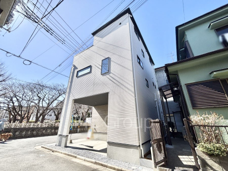 ���n�O�ώʐ^ �������ꂽ�O�ρA�㎿�ȏZ��Ԃ��L���鎺���͉i�����S���ĉ߂�����Z���ł��B 