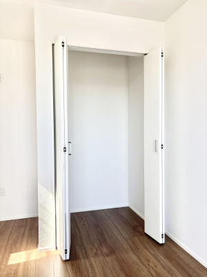 ���[ �����Ղ�̎��[�X�y�[�X�ŉ��K�ɕ�点���� 