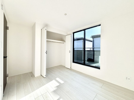 ���̑����� ���邢�o���R�j�[�T�C�h�ɗm����ݒu�B�ڊo�߂̗ǂ��Q���ɁB 