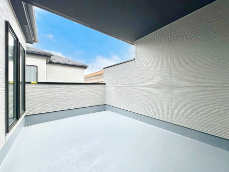 �o���R�j�[ �C���i�[�o���R�j�[�Ȃ̂ŉJ�ł����󕨂����������o���āA���ʂ�������̂Ŋ������ǂ��A�������X�y�[�X�Ƃ��ďd�󂵂܂��B