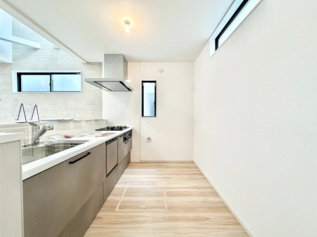 �L�b�`�� �u�₩�ȕ����ʂ蔲����L�b�`���B��������̂Ŗ��邭���C�ɂ��𗧂��܂��B