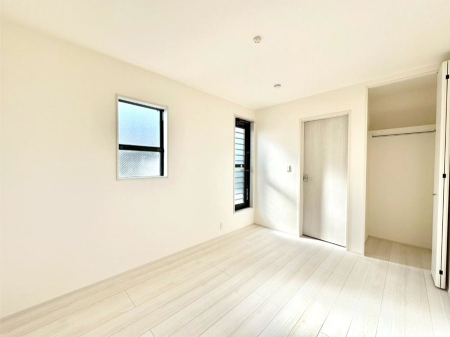 �q������ �q�������ɂ��������߂Ȏ��[�X�y�[�X�����Ղ�̋���