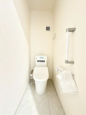 �g�C�� �g�C����1�K��2�K���ꂼ��ɔz�u����Ă��ĂƂĂ��֗��ł��B 