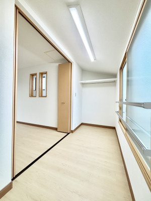 ���[ ���[�͂������A�T�����[���E��R�[�i�[�E�L�b�Y�X�y�[�X�ȂǑ��ʂȎg�������ł���[�ˁB