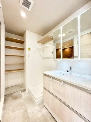 ���ʑ�E���ʏ� ��Ƃ�̐��ʃX�y�[�X�Œ��̐g�x�x���X���[�Y��