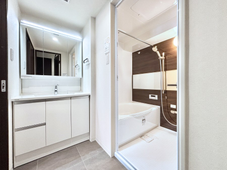 ���ʑ�E���ʏ� ������������ʉ��ώ��Œ��̐g�x�x�����K  