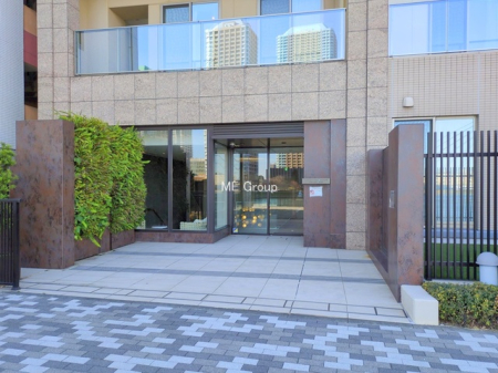 �G���g�����X -