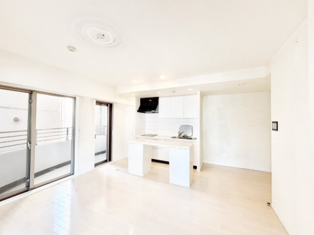 ���̑����� ���Ƒ������R�ƏW�܂�A���₩�ȏ΂����ŕ�܂��e���̋�ԂɂȂ肻���ł��ˁI