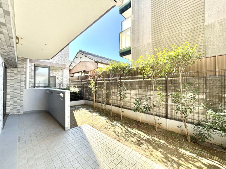 �o���R�j�[ �e���X�ł͐S�n�悢���������Ȃ��炨���󕨂����������I