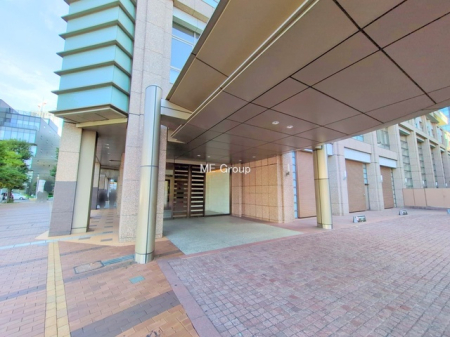 �G���g�����X -