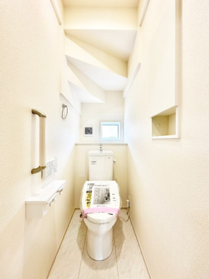 �g�C�� �g�C����1�K��2�K���ꂼ��ɔz�u����Ă��ĂƂĂ��֗��ł��B 