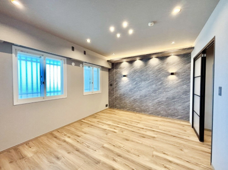 �q������ �A�N�Z���g�N���X���������S�̂𖾂邢��ۂɂ��Ă���܂�  