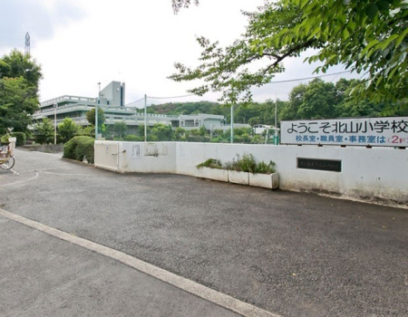 ���ӊ� ���w�Z 800m �����R�s���k�R���w�Z