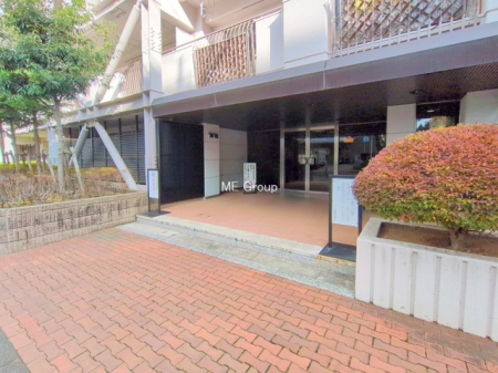 �G���g�����X -