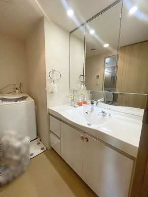 ���ʑ�E���ʏ� ������������ʉ��ώ��Œ��̐g�x�x�����K  