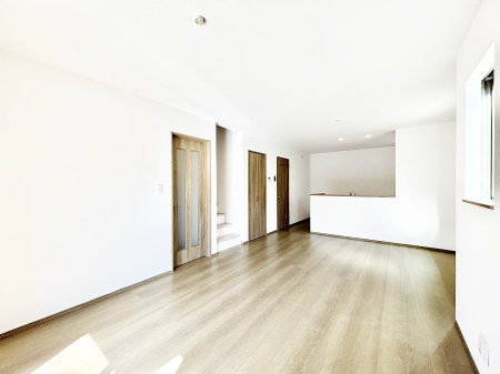 ���̑����� �Ƒ��̏Ί炪���R�Ɛ��܂�Ă���A����ȕ��͋C�̃_�C�j���O�Ɏd�オ���Ă��܂��B