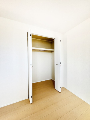 ���[ ��������ߗނ�ו��Ȃǂ̎��[�ɕ֗��ȃN���[�[�b�g�t���ł��B