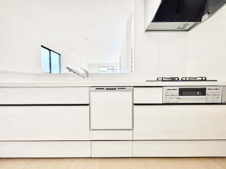 �L�b�`�� ���r���O�ŗV�Ԃ��q�l�������Ȃ��炨�������ł���ΖʃL�b�`��