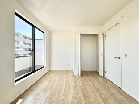 ���̑����� ���邢�o���R�j�[�T�C�h�ɗm����ݒu�B�ڊo�߂̗ǂ��Q���ɁB 