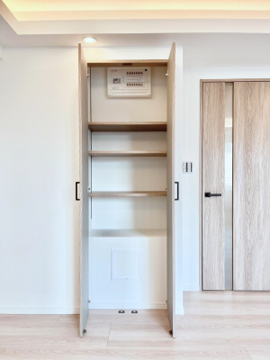 ���̑����� ���r���O���[�B�����Ɏ��[������ƕ����W�܂�LDK���X�b�L���Еt�������ł��ˁB  