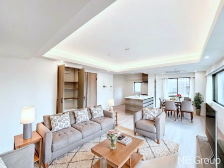 ���r���O �傫�ȑ����炽���Ղ�̗z���ƕ����������郊�r���O���Ƌ��CG�ł�  