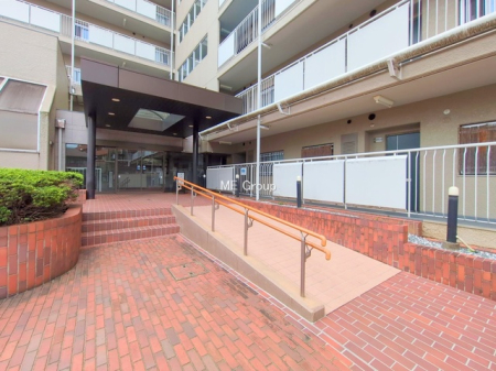 �G���g�����X -