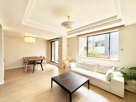 ���r���O ���Ƒ��̓��₩�Șb�����ŕ�܂�閾�邢���r���O  