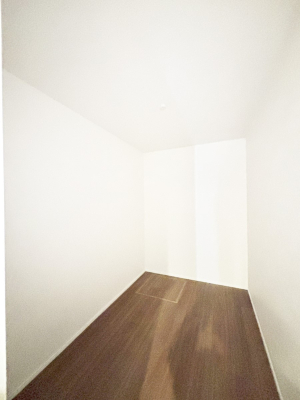 ���̑� 1�K�̃E�H�[�N�C���N���[�[�b�g�̓t�@�~���[�N���[�[�b�g�Ƃ��Ă����p�ł��܂�