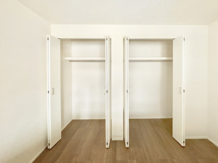 ���[ ��������ߗނ�ו��Ȃǂ̎��[�ɕ֗��ȃN���[�[�b�g�t���ł��B